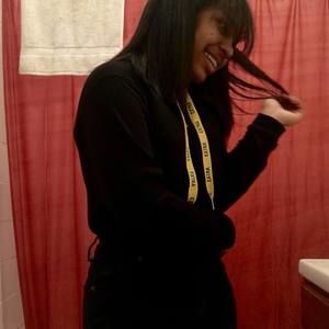 Meet your Posher, Ana